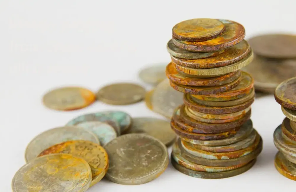 Money dirtying: shining a light on how clean money turns into bribes