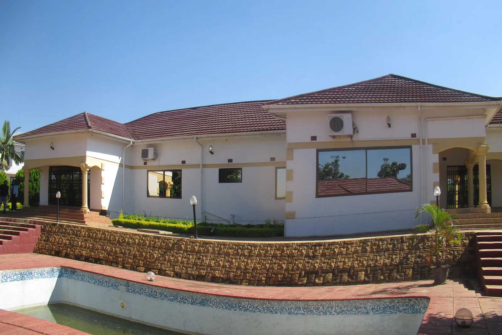 Malawi recovers luxury home after suspect evades corruption charges
