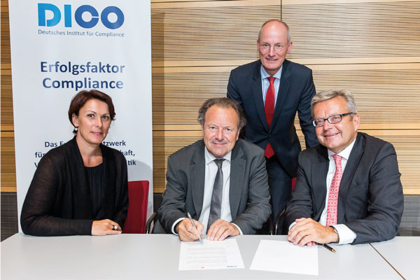Mark Pieth signs DICO cooperation agreement