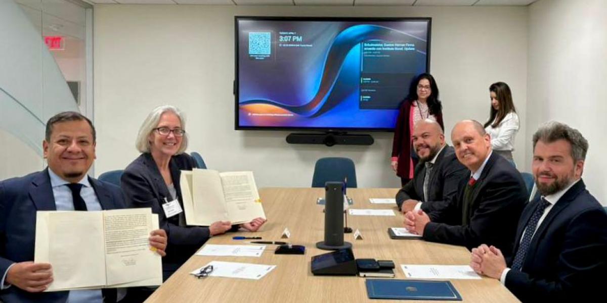 Signing IDB Alliance for Security declaration